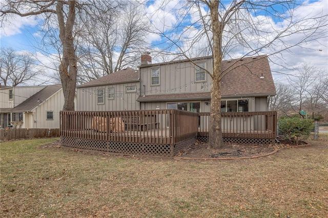 9901 Taylor Drive, Overland Park, KS 66212