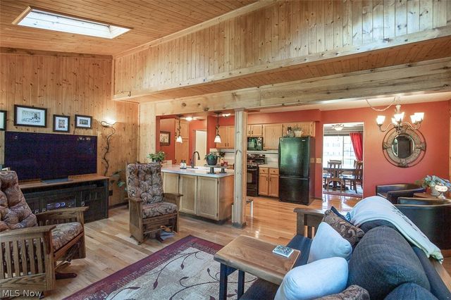 905 Hampton Drive, Macedonia, OH 44056