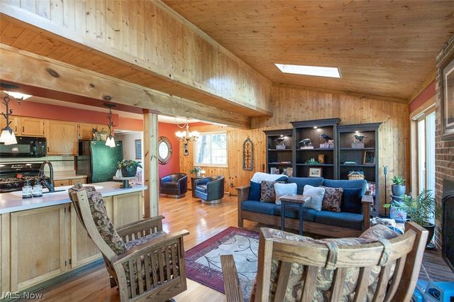 905 Hampton Drive, Macedonia, OH 44056