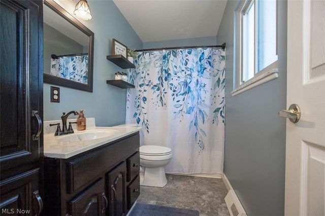 905 Hampton Drive, Macedonia, OH 44056