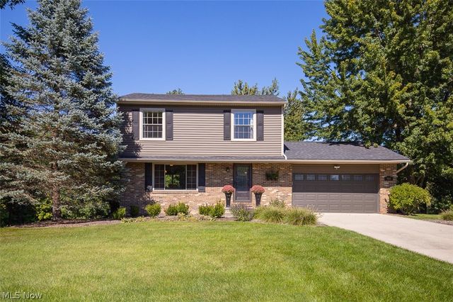 905 Hampton Drive, Macedonia, OH 44056