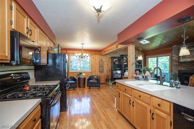 905 Hampton Drive, Macedonia, OH 44056