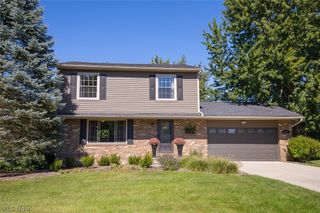 905 Hampton Drive, Macedonia, OH 44056