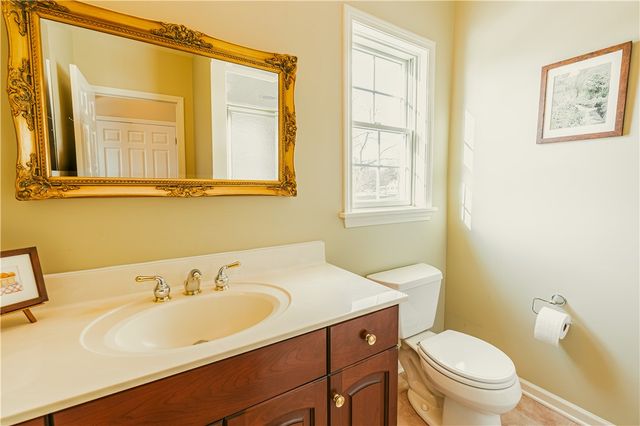 9 Delancey Court, Pittsford, NY 14534