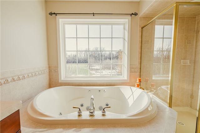 9 Delancey Court, Pittsford, NY 14534