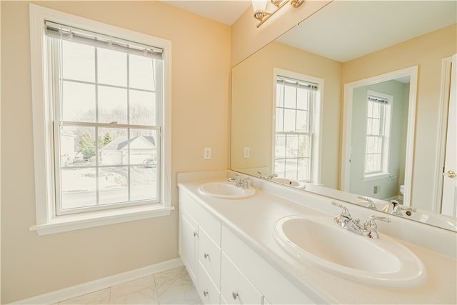 9 Delancey Court, Pittsford, NY 14534