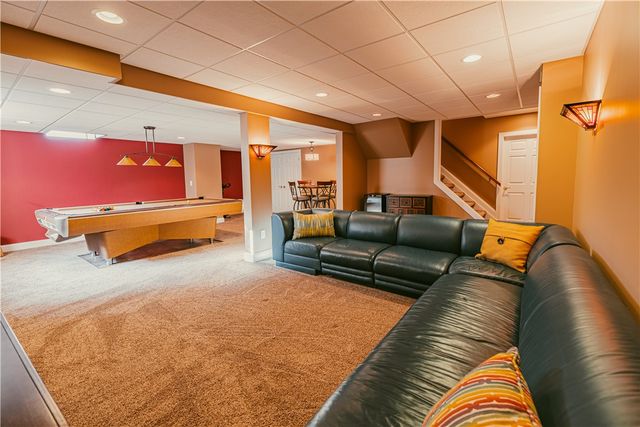 9 Delancey Court, Pittsford, NY 14534