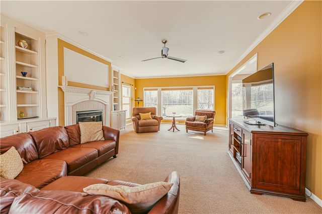 9 Delancey Court, Pittsford, NY 14534