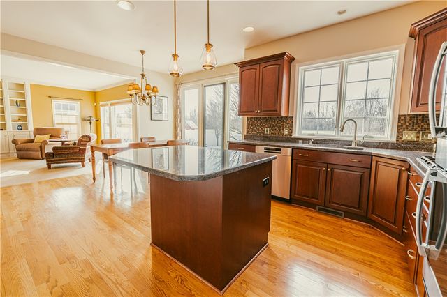 9 Delancey Court, Pittsford, NY 14534