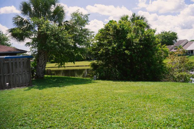 1425 Riverside Circle, Wellington, FL 33414