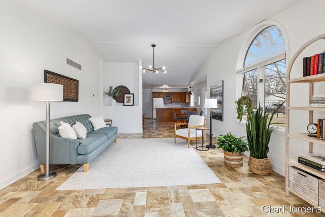 1075 Amberwood West Drive Sw, Byron Twp, MI 49315