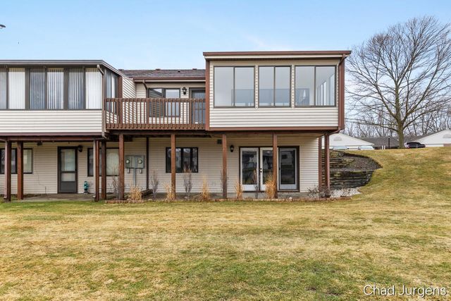 1075 Amberwood West Drive Sw, Byron Twp, MI 49315