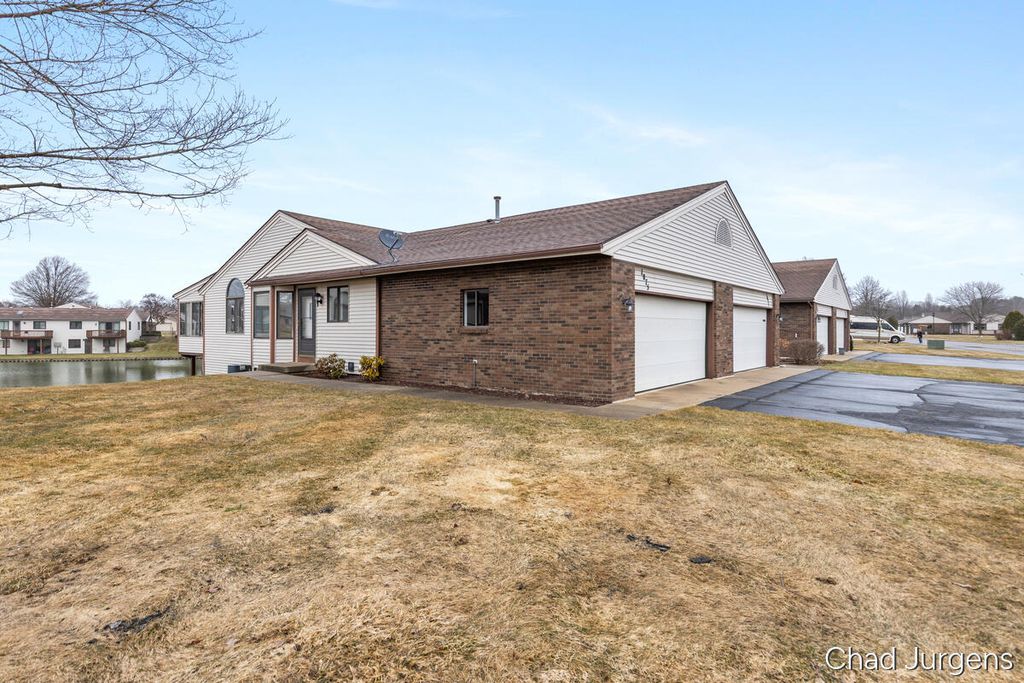 1075 Amberwood West Drive Sw, Byron Twp, MI 49315
