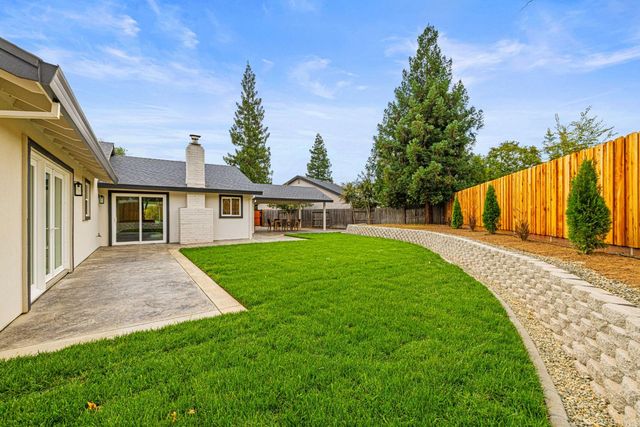 5425 Shire Ct, Fair Oaks, CA 95628
