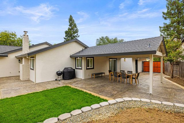 5425 Shire Ct, Fair Oaks, CA 95628