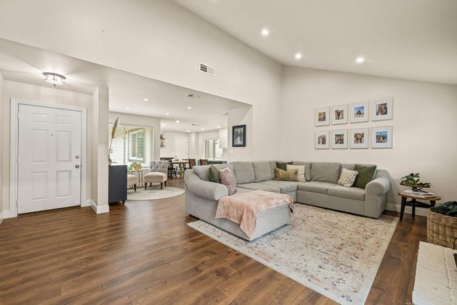5425 Shire Ct, Fair Oaks, CA 95628