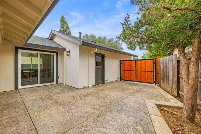 5425 Shire Ct, Fair Oaks, CA 95628