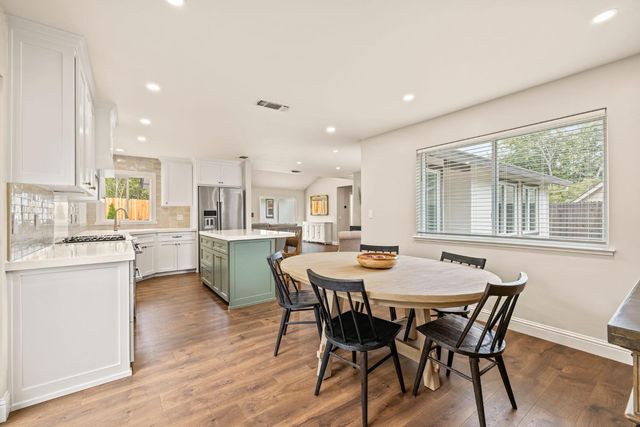 5425 Shire Ct, Fair Oaks, CA 95628