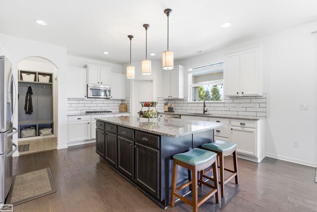 48231 Long Leaf Drive, Macomb Twp, MI 48044