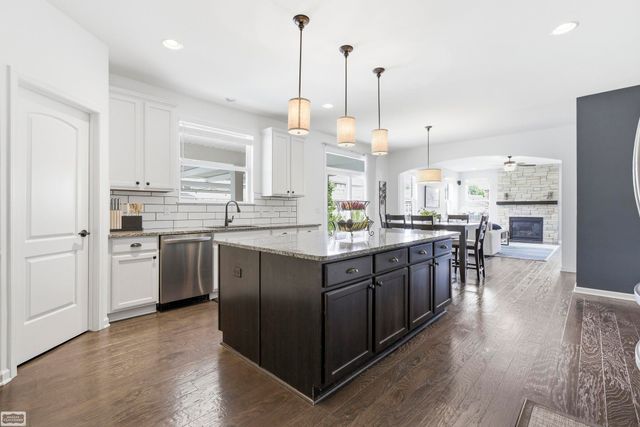 48231 Long Leaf Drive, Macomb Twp, MI 48044