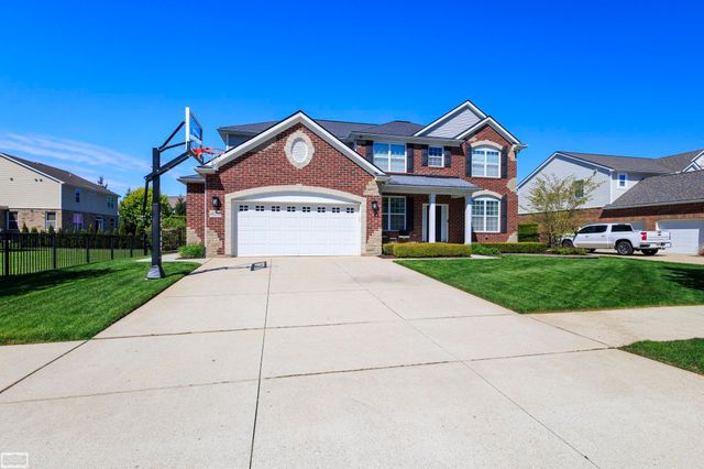 48231 Long Leaf Drive, Macomb Twp, MI 48044