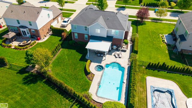 48231 Long Leaf Drive, Macomb Twp, MI 48044
