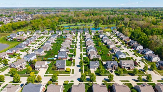 48231 Long Leaf Drive, Macomb Twp, MI 48044