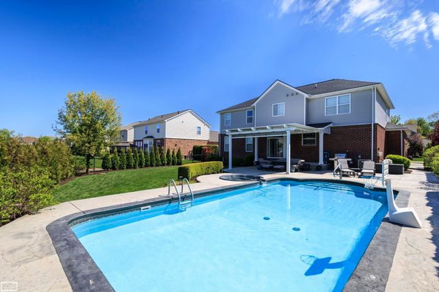 48231 Long Leaf Drive, Macomb Twp, MI 48044