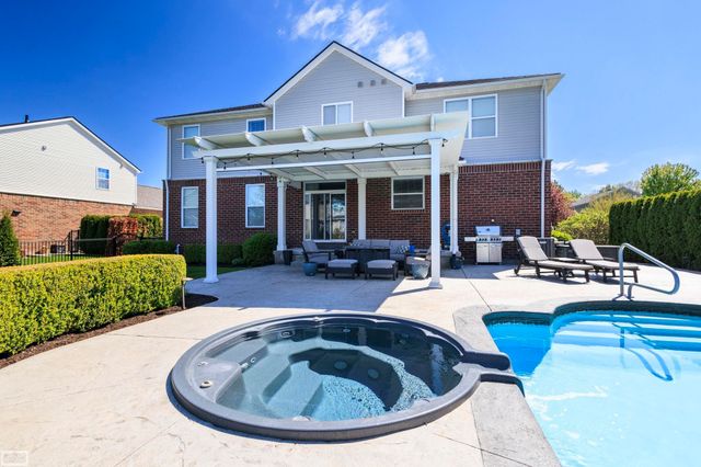 48231 Long Leaf Drive, Macomb Twp, MI 48044