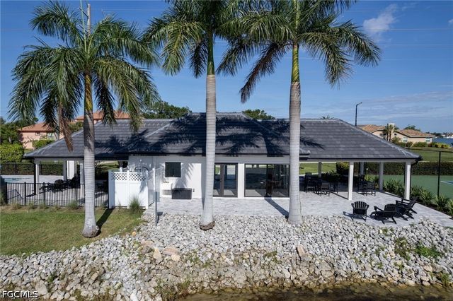5090 Harborage DR, Fort Myers, FL 33908