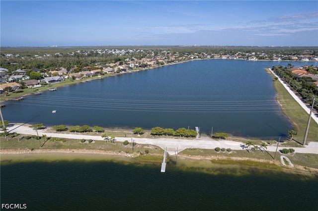 5090 Harborage DR, Fort Myers, FL 33908