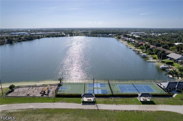 5090 Harborage DR, Fort Myers, FL 33908