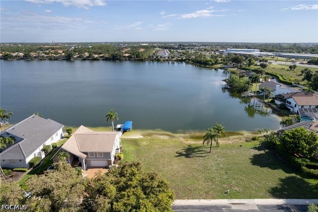 5090 Harborage DR, Fort Myers, FL 33908