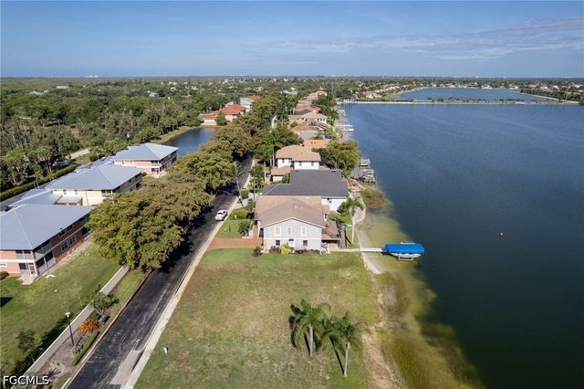 5090 Harborage DR, Fort Myers, FL 33908