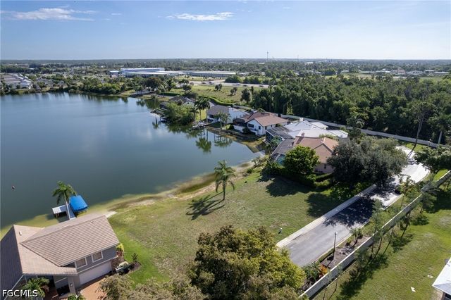 5090 Harborage DR, Fort Myers, FL 33908