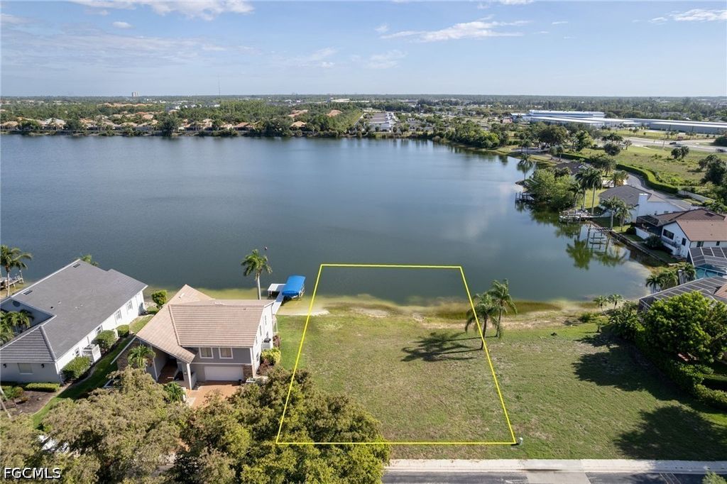 5090 Harborage DR, Fort Myers, FL 33908