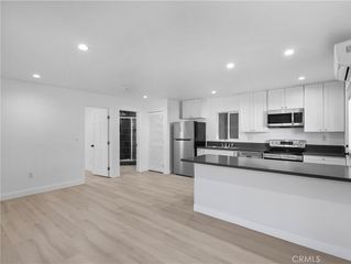 8828 Chimineas Avenue, Northridge, CA 91325