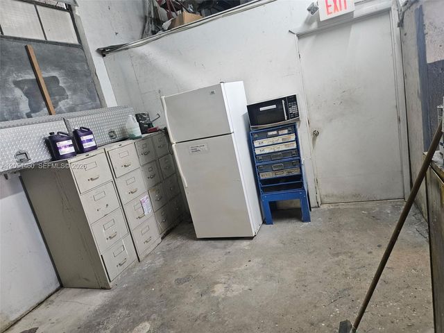 2545 NW 39th Ave, Miami, FL 33142