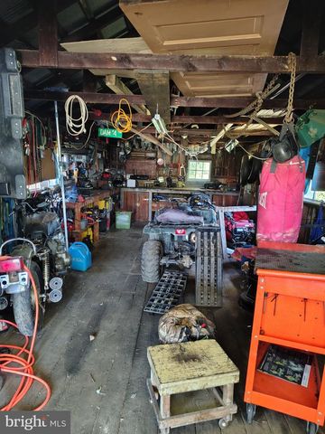 181 VAN CLEVESVILLE RD, Martinsburg, WV 25405