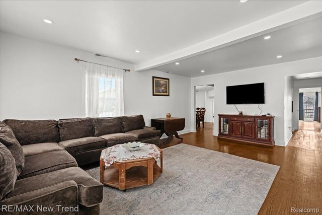 33503 Stocker Street, Farmington Hills, MI 48335