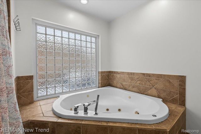 33503 Stocker Street, Farmington Hills, MI 48335