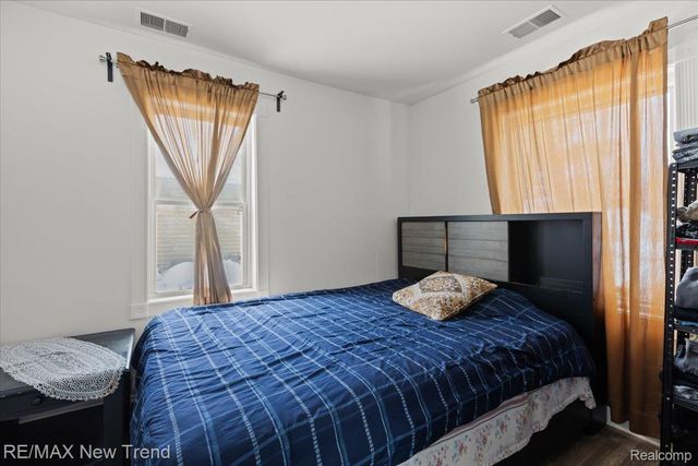 33503 Stocker Street, Farmington Hills, MI 48335