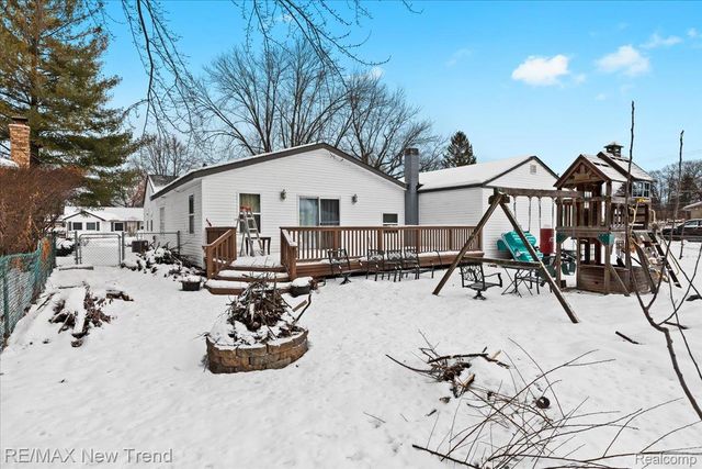 33503 Stocker Street, Farmington Hills, MI 48335