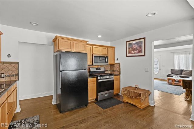 33503 Stocker Street, Farmington Hills, MI 48335