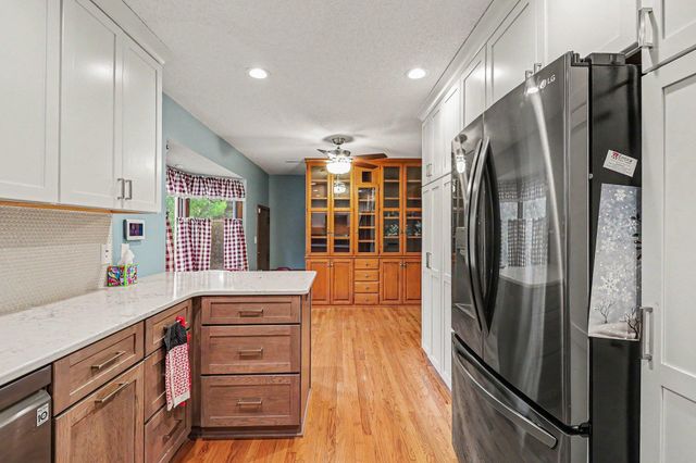 2203 Lakeaires Boulevard, White Bear Lake, MN 55110