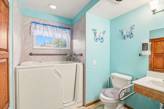 2203 Lakeaires Boulevard, White Bear Lake, MN 55110