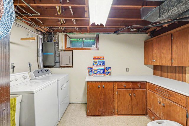 2203 Lakeaires Boulevard, White Bear Lake, MN 55110