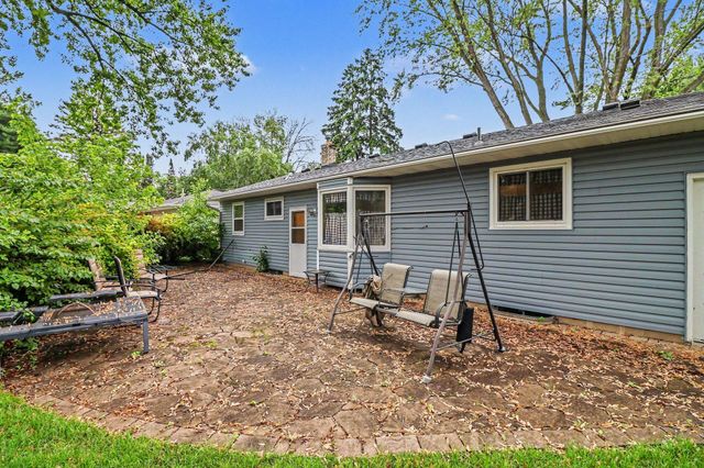 2203 Lakeaires Boulevard, White Bear Lake, MN 55110