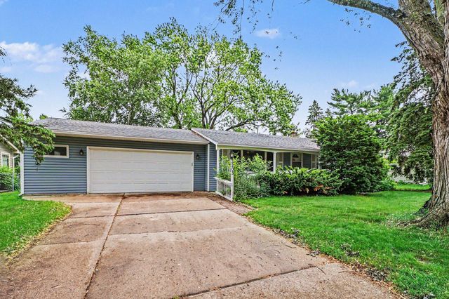 2203 Lakeaires Boulevard, White Bear Lake, MN 55110