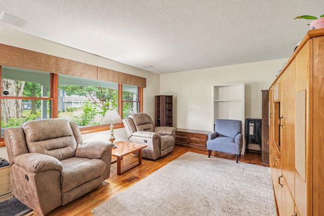 2203 Lakeaires Boulevard, White Bear Lake, MN 55110